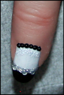 nails-blackwhite1