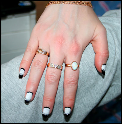 nails-blackwhite2